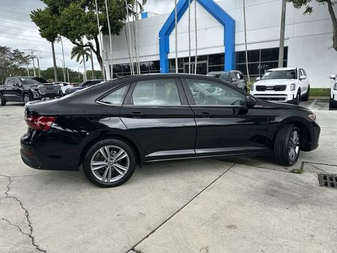 Used 2024 Volkswagen Jetta SE FWD image 18