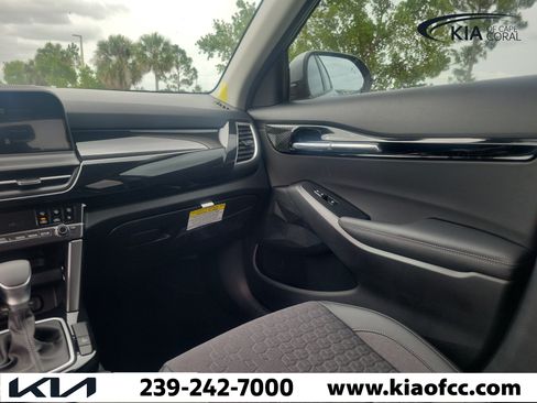 New 2026 Kia Seltos S FWD image 18