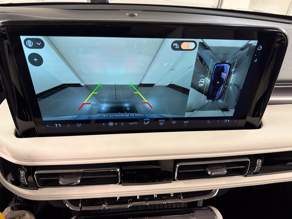 Used 2026 Lincoln Aviator AWD image 12