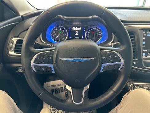 Used 2015 Chrysler 200 Limited w/ Convenience Group FWD image 21