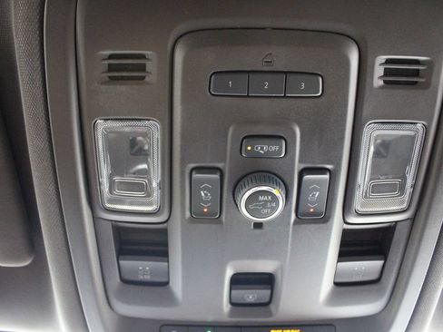 Used 2022 Chevrolet Tahoe LT w/ LT Signature Plus Package AWD/4WD image 36