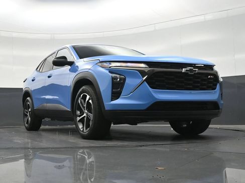 Used 2024 Chevrolet Trax RS FWD image 26