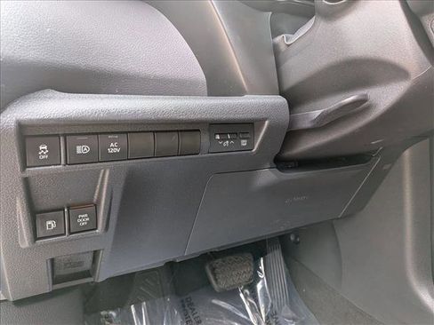 Used 2022 Toyota Sienna XSE image 16