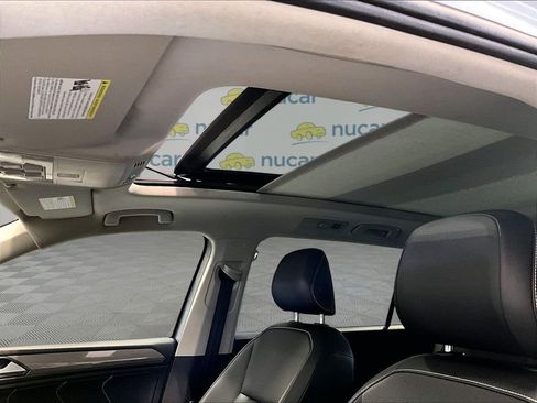 Used 2023 Volkswagen Tiguan SE w/ Panoramic Sunroof Package image 20