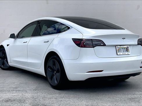 Used 2020 Tesla Model 3 Standard Range Plus RWD image 4