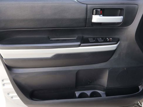 Used 2021 Toyota Tundra SR5 AWD/4WD image 8