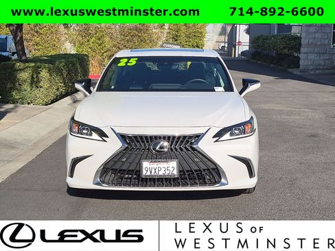 Used 2025 Lexus ES 300h w/ Premium Package FWD image 2