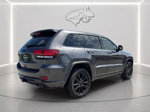 Used 2020 Jeep Grand Cherokee Altitude AWD/4WD image 5