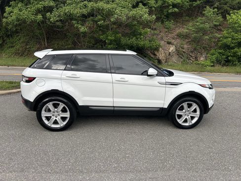 Used 2015 Land Rover Range Rover Evoque Pure Plus AWD/4WD image 10