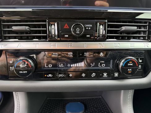 New 2026 Nissan Pathfinder Platinum w/ Cargo Package FWD image 10