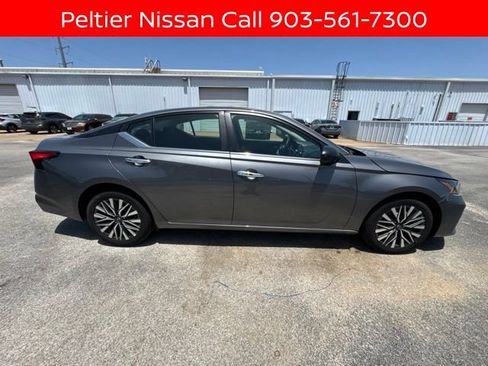 Certified 2025 Nissan Altima 2.5 SV FWD image 2
