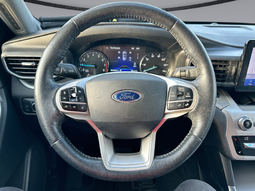 Used 2021 Ford Explorer XLT w/ Equipment Group 202A AWD/4WD image 14