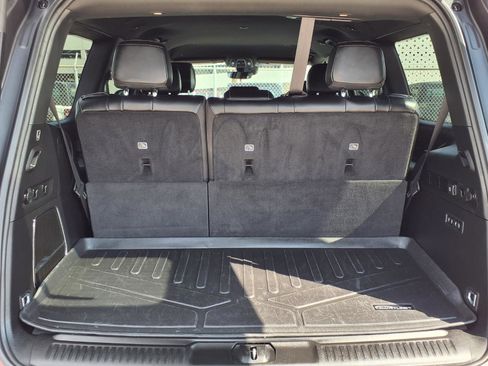Used 2022 Jeep Wagoneer Series III RWD image 19