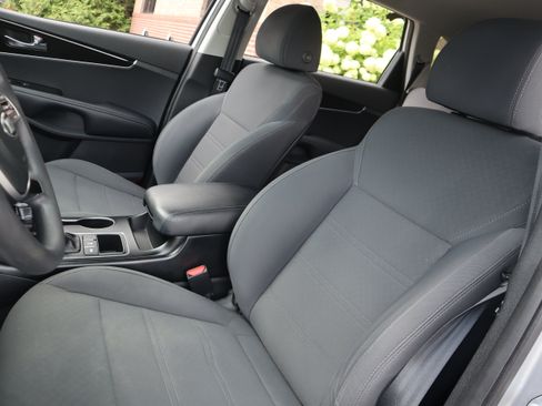 Used 2019 Kia Sorento AWD V6 image 24