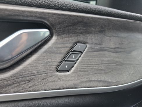 Used 2025 Jeep Grand Cherokee L Limited image 19