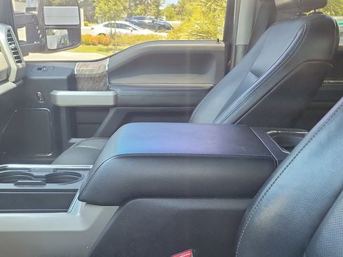 Used 2017 Ford F250 Lariat w/ Chrome Package AWD/4WD image 8