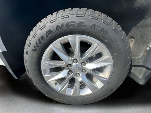 Certified 2022 Chevrolet Silverado 1500 LTZ image 33