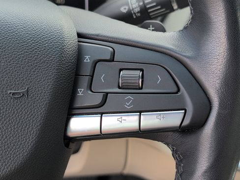 Used 2020 Cadillac XT4 Premium Luxury FWD image 24