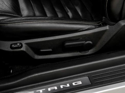 Used 2013 Ford Mustang GT Premium w/ Comfort Pkg RWD image 38