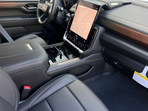 New 2026 GMC Yukon XL Denali AWD/4WD image 15