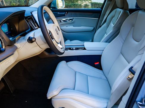 New 2026 Volvo XC90 T8 Ultra w/ Protection Package Premier AWD/4WD image 20