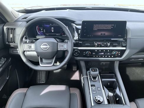 New 2026 Nissan Pathfinder Platinum image 15