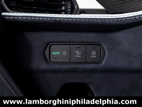 Used 2025 Lamborghini Revuelto image 22