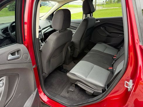 Used 2017 Ford Escape SE w/ Equipment Group 201A FWD image 17