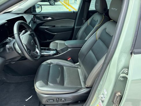 Used 2025 Chevrolet Trax ACTIV w/ Driver Confidence Package FWD image 11