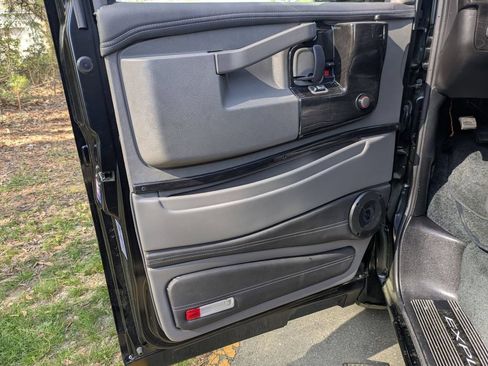 New 2026 Chevrolet Express 2500 Extended w/ Driver Convenience Package RWD image 9