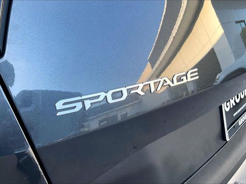Used 2023 Kia Sportage LX FWD image 30