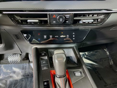 Used 2025 Nissan Kicks SR FWD image 20