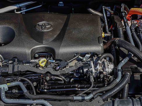 Used 2024 Toyota RAV4 LE image 27