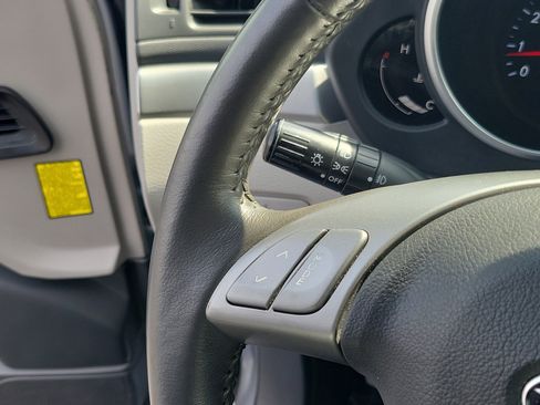 Used 2012 Subaru Tribeca Premium image 25