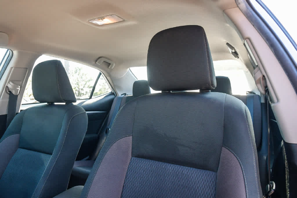 Used 2018 Toyota Corolla LE FWD image 18