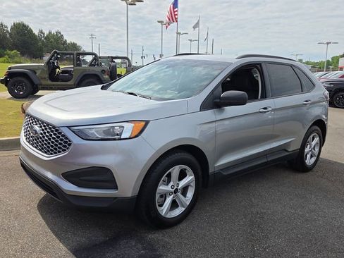 Used 2024 Ford Edge SE AWD/4WD image 3