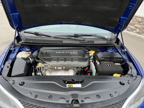 Used 2015 Chrysler 200 Limited image 29