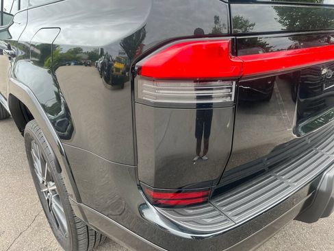 Used 2026 Lexus GX 550 w/ Accessory Package (2T) AWD/4WD image 37