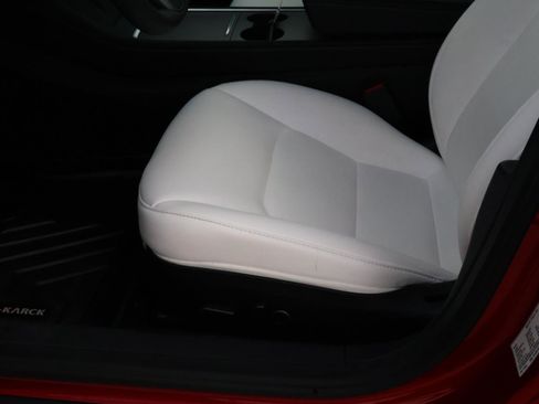 Used 2022 Tesla Model 3 Standard Range image 14
