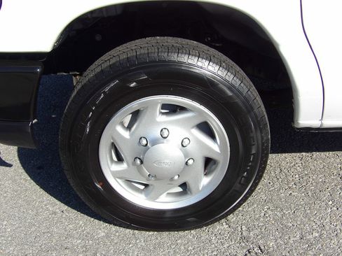 Used 2014 Ford E-150 and Econoline 150 image 41