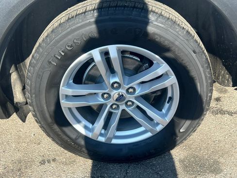 Used 2020 Ford Explorer XLT AWD/4WD image 11