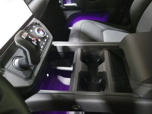 New 2026 Land Rover Defender 130 X-Dynamic SE image 20