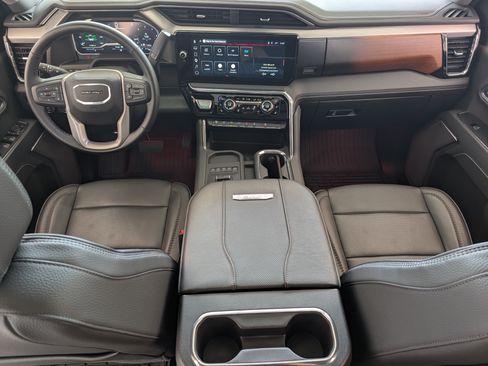 Used 2025 GMC Sierra 2500 Denali w/ Denali Reserve Package AWD/4WD image 23