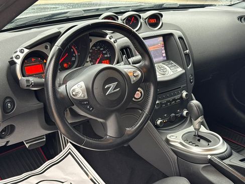 Used 2020 Nissan 370Z Touring Sport image 19