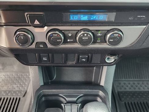 Used 2022 Toyota Tacoma SR AWD/4WD image 18