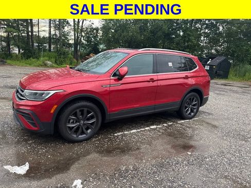 Used 2023 Volkswagen Tiguan SE AWD/4WD image 16