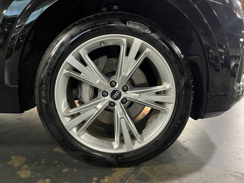 Used 2022 Audi Q8 Premium Plus w/ Premium Plus Package image 8