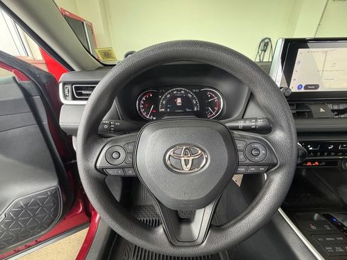 Used 2023 Toyota RAV4 LE AWD/4WD image 35