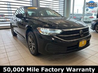 Used 2023 Volkswagen Jetta SE w/ Panoramic Sunroof Package FWD video 1
