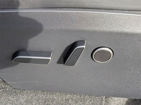 Used 2023 Tesla Model Y Long Range image 21